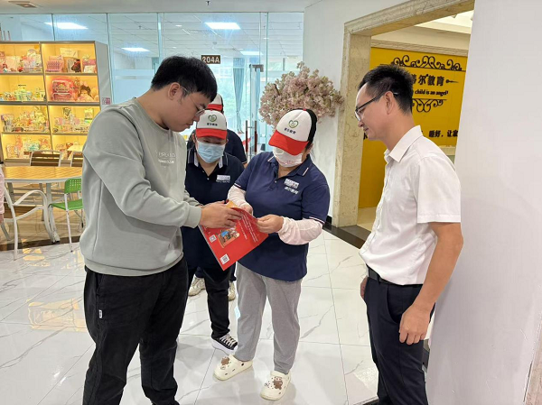 海口美蘭區開展“掃黃打非+護苗”聯合行動 凈化校園周邊文化環境————深入打字復印行業專項檢查